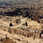 Η ληστεία έγινε μέρα μεσημέρι σε πολυσύχναστο σημείο της Αθήνας 