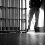 Από το παράθυρο της φυλακής... στην ελευθερία