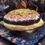 Κατάρριψη του ρεκόρ του μεγαλύτερου μπέργκερ του κόσμου