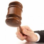 dikastis_mpures_small Δικαστής στο Περού άφησε ελεύθερο ύποπτο για εμπόριο ναρκωτικών και «έπινε μπύρες» μαζί του