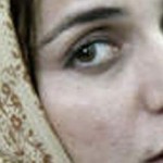ektelesi_gynaika_iran_large Την εκτέλεσαν δι’ απαγχονισμού για δολοφονία
