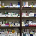 Μειώνονται οι τιμές στα φάρμακα