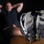 Φοράει τα ίδια αθλητικά παπούτσια εδώ και τέσσερα χρόνια