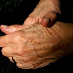 giagia Σκότωσε την 90χρονη γυναίκα του γιατί τον απατούσε