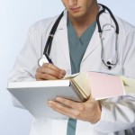 Άτακτη γιαγιά οδηγήθηκε στο νοσοκομείο για τις πράξεις της!