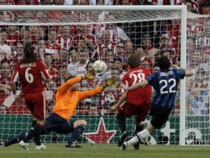 Ο Μιλίτο ανοίγει το σκορ στο 35'