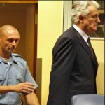 Ο Κάρατζιτς βαρύνεται με κατηγορίες για γενοκτονία και εγκλήματα πολέμου