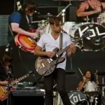 Οι Kings of Leon διέκοψαν συναυλία λόγω περιστεριών