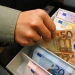 Βρήκαν ξεχασμένα λεφτά  επί εποχής Κωνσταντίνου Καραμανλή!