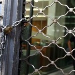louketo_magazi_large Λουκέτο βάζουν το ένα μετά το άλλο τα εμπορικά καταστήματα