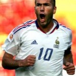 pagkosmio_zidane_small Ο θρυλικός Ζιντάν ήταν ο πρώτος Γάλλος που αποβλήθηκε ποτέ σε μουντιάλ