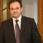 Παπακωνσταντίνου: Επιζήμιες οι συζητήσεις για αναδιάρθρωση χρέους