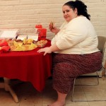 paxysarki1 Η Donna Simpson τρώει και άνδρες την παρακολουθούν από την οθόνη τους