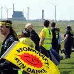 πάνω από 100.000 διαδηλωτές σχημάτισαν ανθρώπινη αλυσίδα