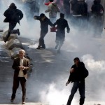 sillipseis_protomagia_small Στον εισαγγελέα οι εννέα που συνελήφθησαν στα χθεσινά επεισόδια