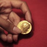 Σπάνιο χρυσό νόμισμα ανακαλύφθηκε σε ανασκαφές στο Ισραήλ