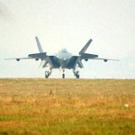 Δοκιμές του πρώτου μαχητικού της αεροπλάνου stealth φέρεται να ξεκινά η Κίνα