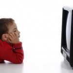 tv_paidi_simperifora_large Η τηλεόραση προκαλεί προβλήματα στη συμπεριφορά των παιδιών