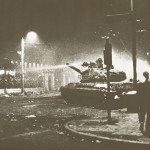 xounta_21_aprili_small2 Άρματα μάχης εισβάλουν στην Αθήνα