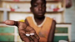 AIDS: Εκλιπαρούν για θεραπεία 7 εκατ. άνθρωποι