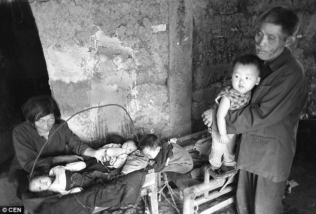 Κινέζα ρακοσυλλέκτρια, άγγελος των εγκαταλελειμμένων παιδιών