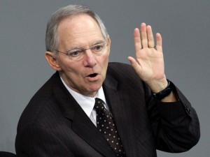 Σόιμπλε: Προϋπόθεση για πρόσθετη βοήθεια στην Ελλάδα η έκθεση της τρόικας