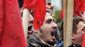 Περιορισμό των διαδηλώσεων και νέου τύπου καταστολή σχεδιάζει η κυβέρνηση