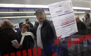 Τριάντα χιλιάδες διακοπές ηλεκτροδότησης τον μήνα από τη ΔΕΗ