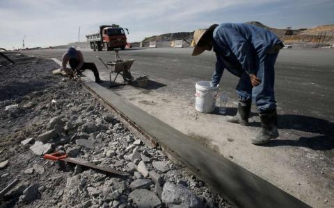 Δραστική μείωση μισθών, επέκταση των «ευέλικτων» μορφών απασχόλησης
