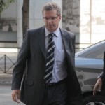Η τρόικα πιέζει για μείωση αποζημιώσεων και εξαήμερη εργασία
