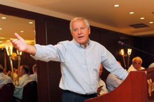 Κατεβάζουν τα ρολά οι δήμοι σε όλη την Ελλάδα