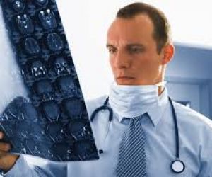 66χρονος πήγε στο γιατρό και του είπε ότι είναι γυναίκα!