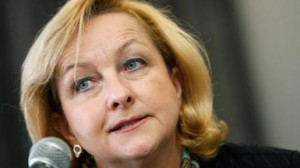 Οργισμένη με την Ελλάδα δηλώνει η Φέκτερ