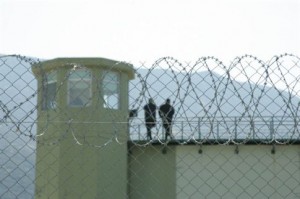 Σύλληψη σωφρονιστικού υπαλλήλου για διακίνηση ναρκωτικών στις φυλακές