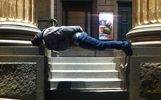 Η ακροβασία του στοίχισε το θάνατο