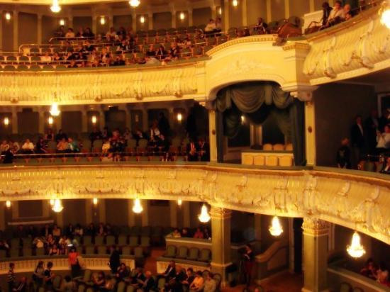 Άνοιξε και πάλι το θέατρο Μπολσόι στη Ρωσία