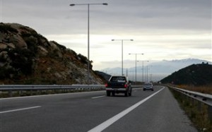 Παράτησε την έγκυο σύζυγο του στην Εθνική Οδό και έφυγε