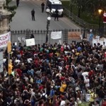 Έξω από τη Βουλή και οι ισπανοί Αγανακτισμένοι
