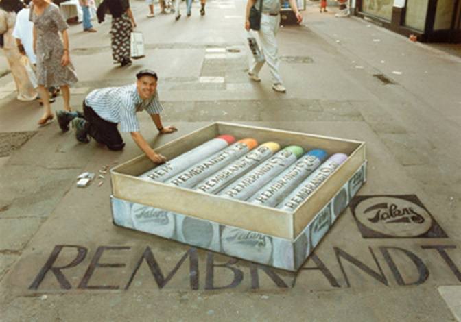 Julian Beever: Ο καλλιτέχνης με την κιμωλία