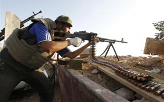 Σφοδροί βομβαρδισμοί με ρουκέτες τη νύχτα στη Λιβύη