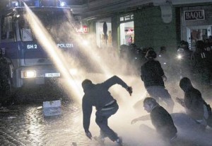 Ολονύχτιες ταραχές στο Αμβούργο