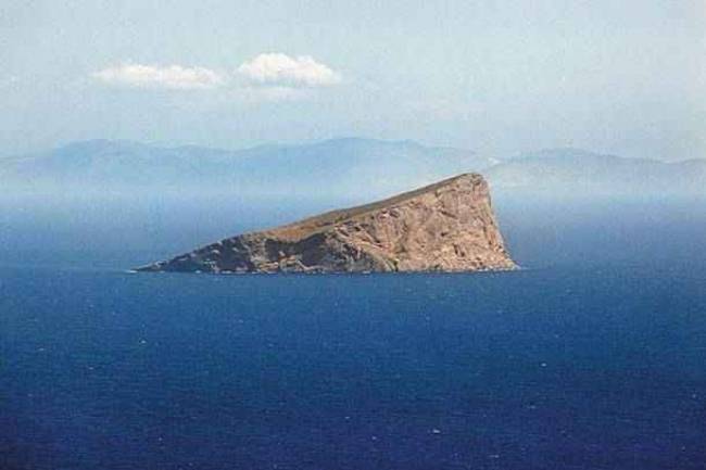 Για αξιοποίηση 40 ακατοίκητα νησιά