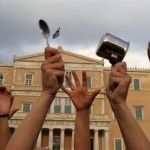 Αγανακτισμένοι στις πλατείες της Ελλάδας και τη Δευτέρα (30/5)