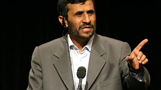 Οι ΗΠΑ δεν μπορούν να υπαγορεύουν πολιτική λέει ο Αχμαντινετζάντ