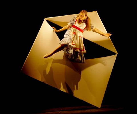 Αλίκη και Γκιούλιβερ έρχονται το Μάρτιο!