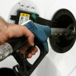 Πλαφόν στην τιμή της αμόλυβδης βενζίνης
