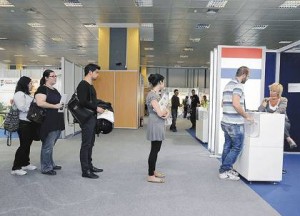 Νέοι, ωραίοι και ... άνεργοι