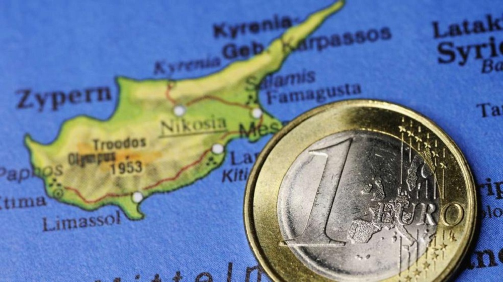 67% των Κυπρίων υπέρ της εξόδου από την Ευρωζώνη