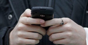 Σύσταση στις τρεις εταιρίες κινητής τηλεφωνίας απευθύνει ο Συνήγορος του Καταναλωτή