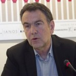 Την απόφασή του να μην είναι υποψήφιος ανακοίνωσε ο Σπύρος Βούγιας